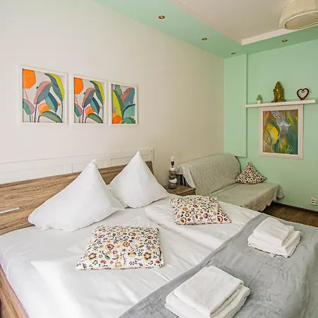 Ruterra Apartment Cimburkova Lägenhet