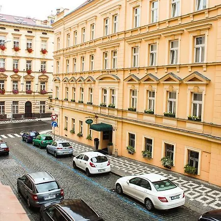 Ruterra Cimburkova Apartmán *